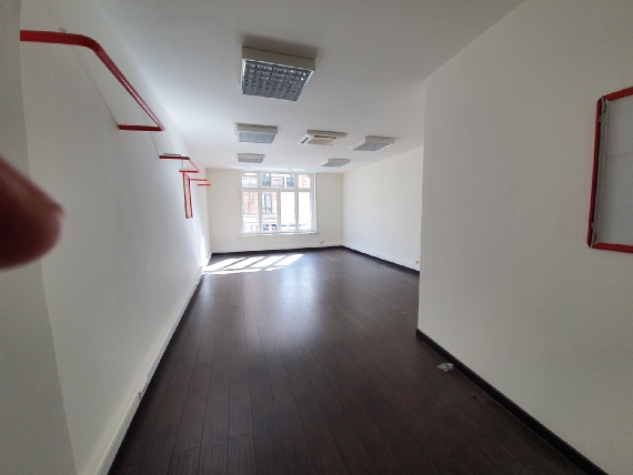 en location LILLE 59000 commerce 1 pieces, 106m², a LILLE 59000