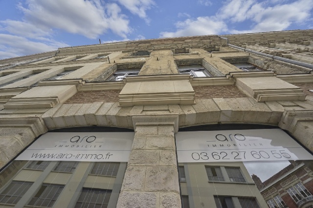 en location LILLE 59000 commerce 2 pieces, 55m², a LILLE 59000